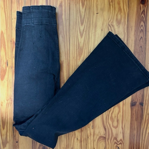 We The Free Dark Blue Flare Jeans - size 25 - Picture 2 of 3